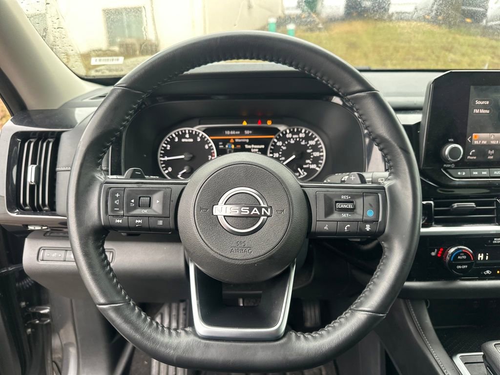 Used 2024 Nissan Pathfinder SV image 15