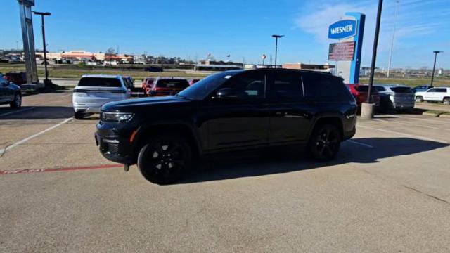 Used 2025 Jeep Grand Cherokee L Limited w/ Black Appearance Package image 4