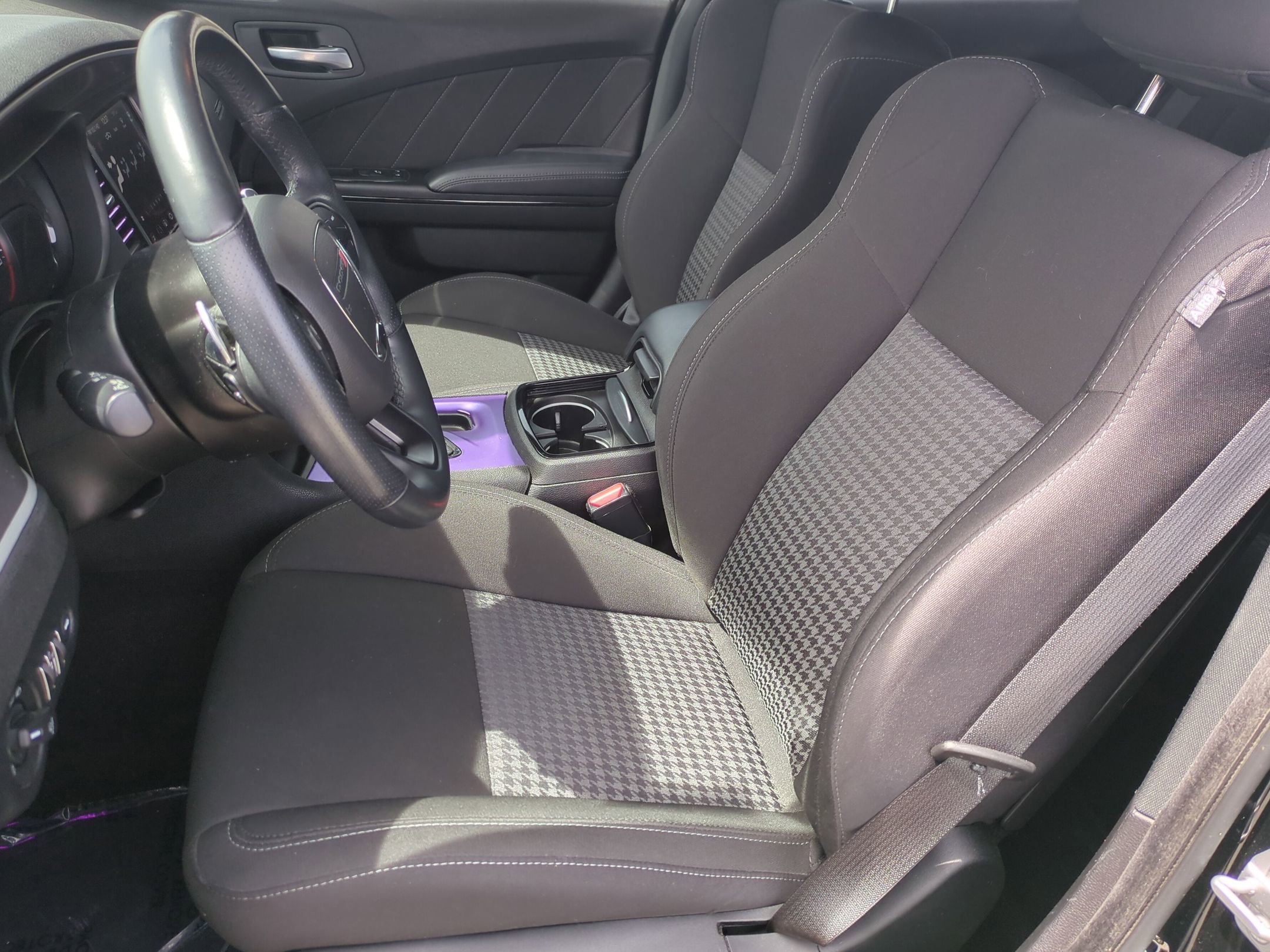 Used 2022 Dodge Charger R/T w/ Blacktop Package image 16