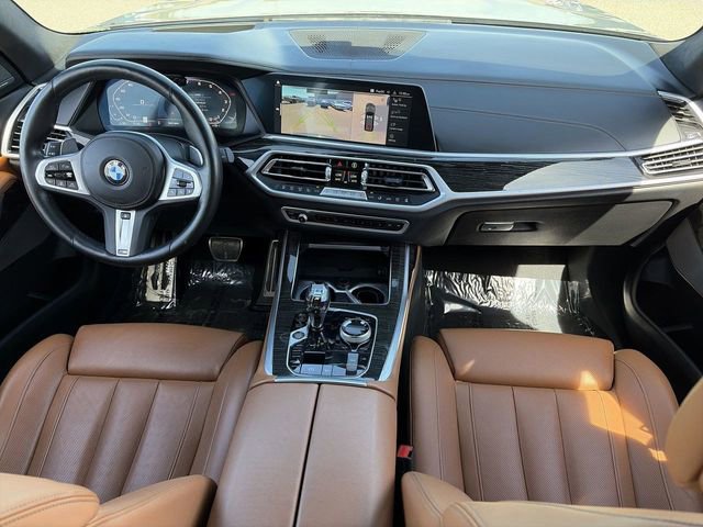 Used 2022 BMW X7 M50i image 16