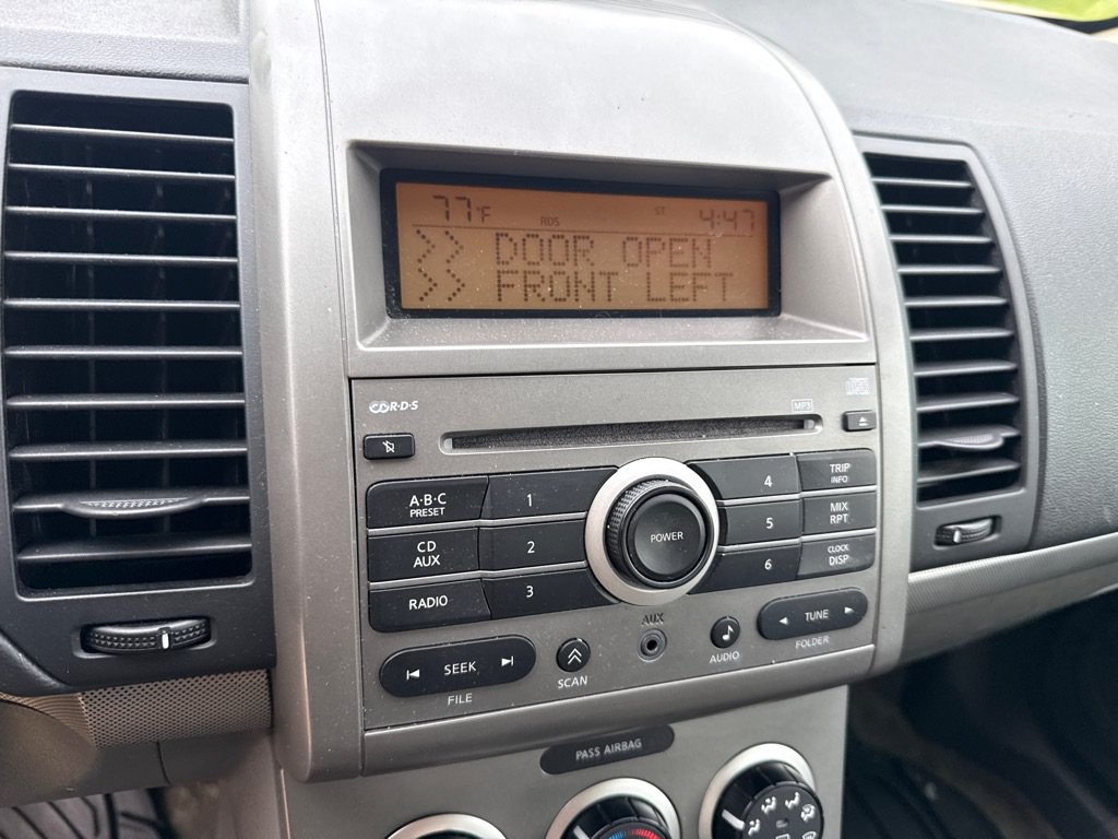Used 2009 Nissan Sentra 2.0 S FWD image 16
