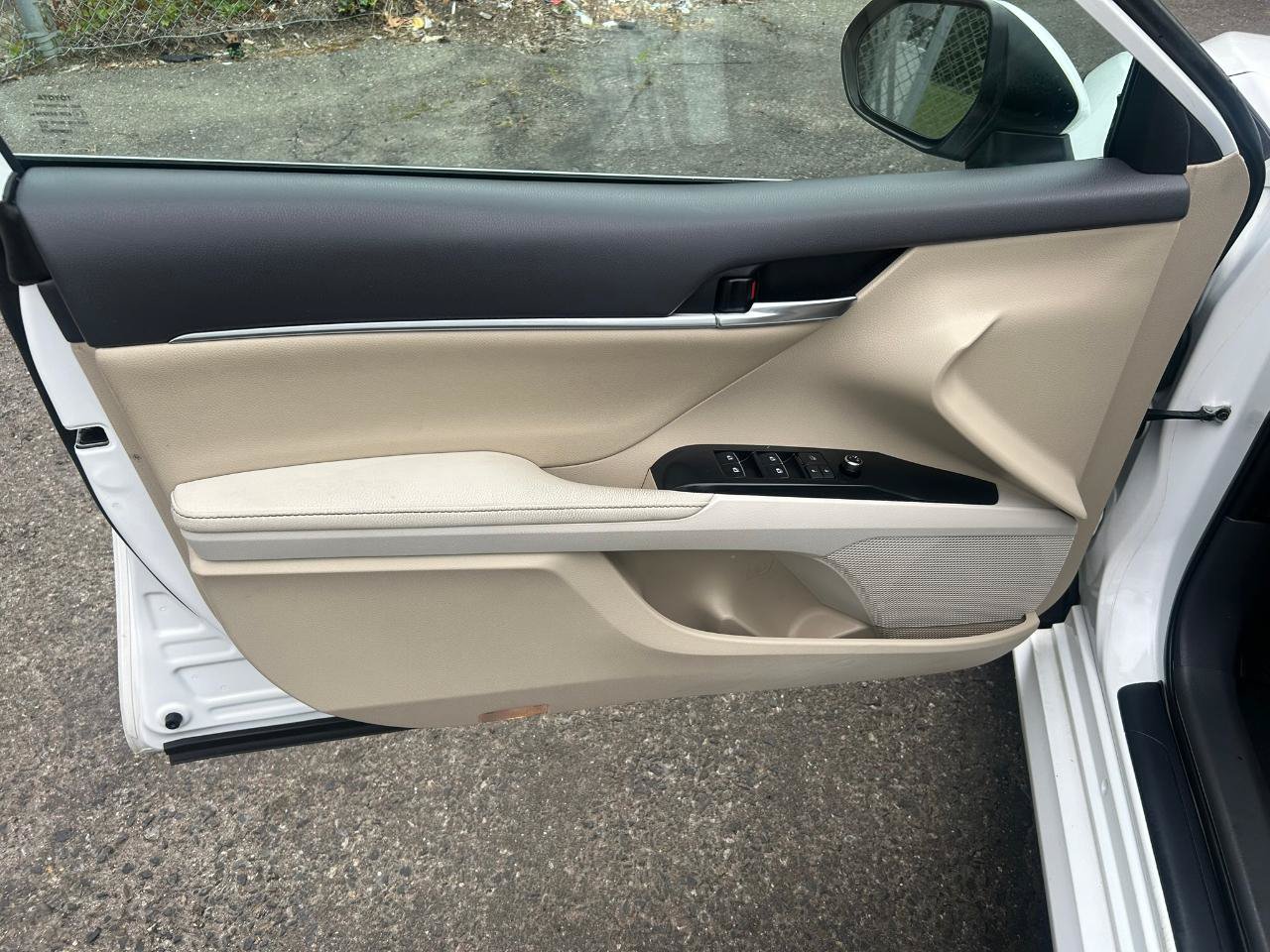 Used 2019 Toyota Camry XLE w/ Driver Assist Package FWD image 9