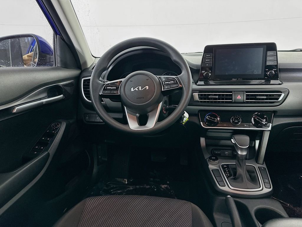 Used 2023 Kia Seltos LX image 27