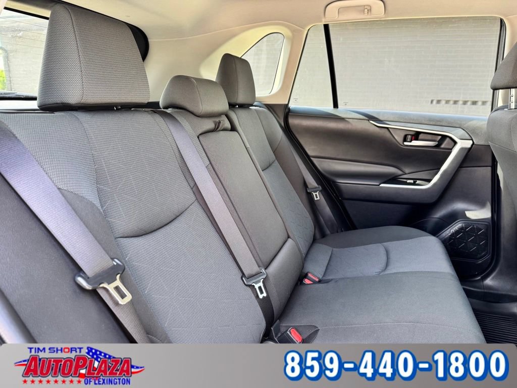 Used 2025 Toyota RAV4 XLE AWD/4WD image 46