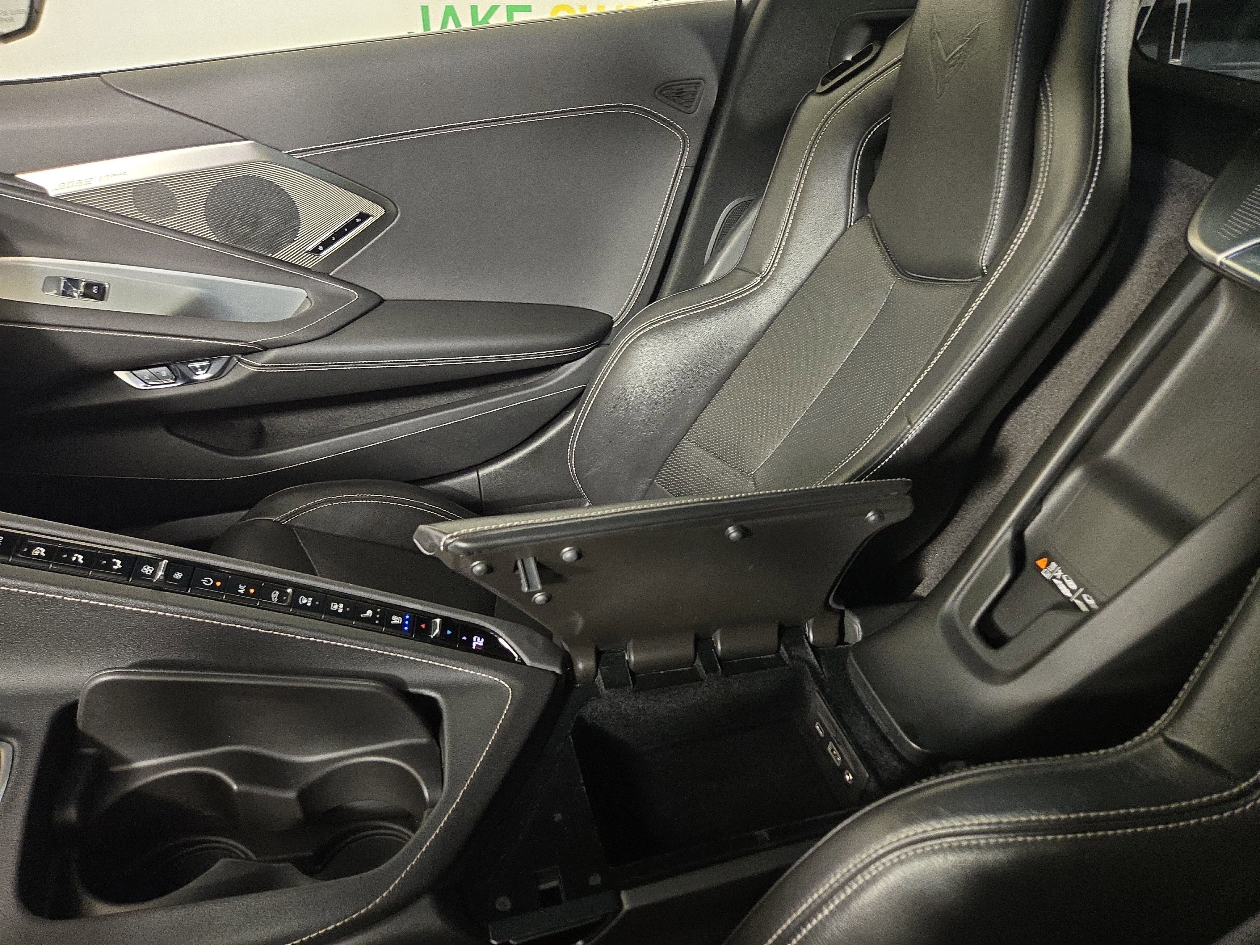 Certified 2020 Chevrolet Corvette Stingray Preferred Cpe w/ 2LT Preferred Equipment Group image 32