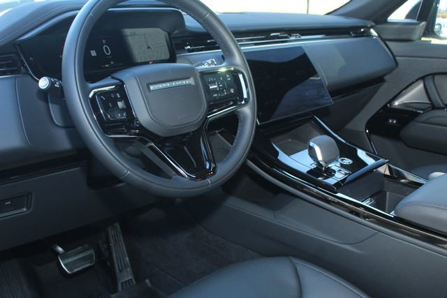 Used 2025 Land Rover Range Rover Sport Dynamic SE image 15