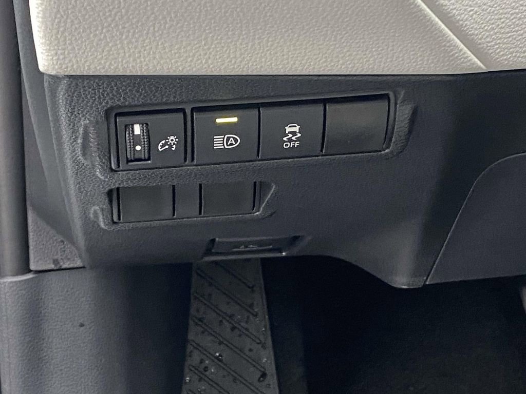 New 2026 Toyota Corolla Cross L image 25