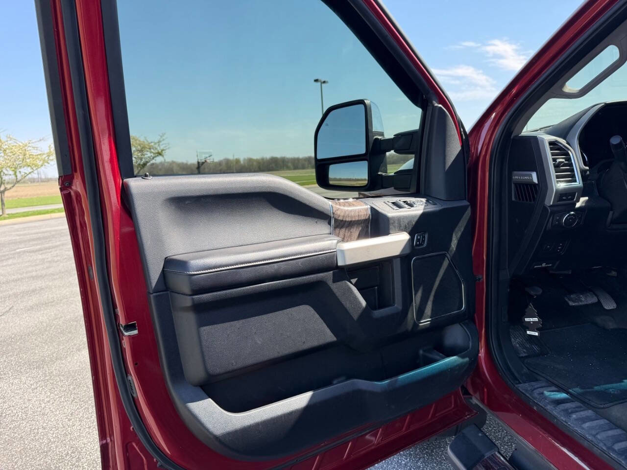 Used 2017 Ford F350 Lariat w/ Lariat Ultimate Package AWD/4WD image 12