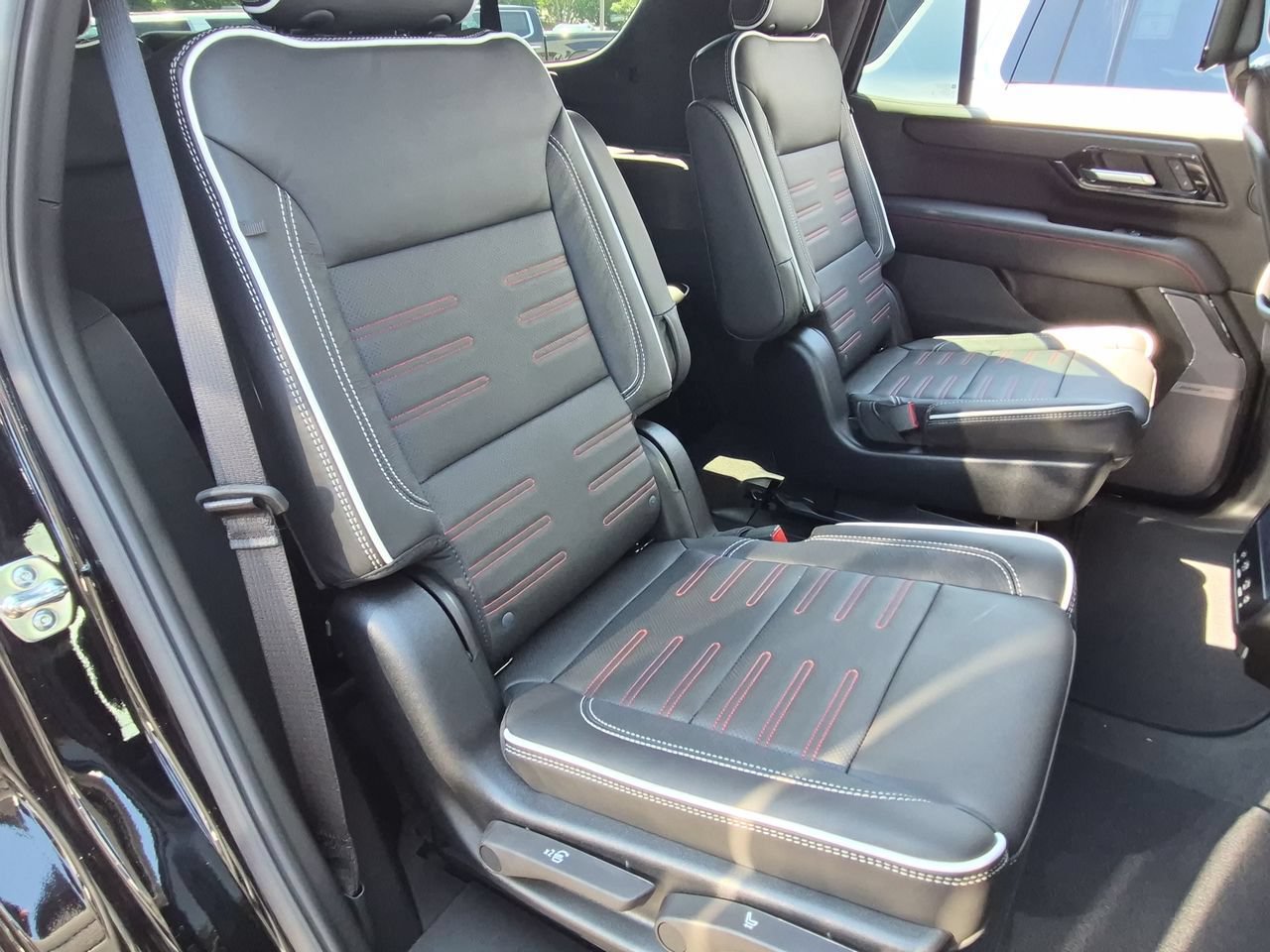 New 2026 GMC Yukon AT4 Ultimate AWD/4WD image 28