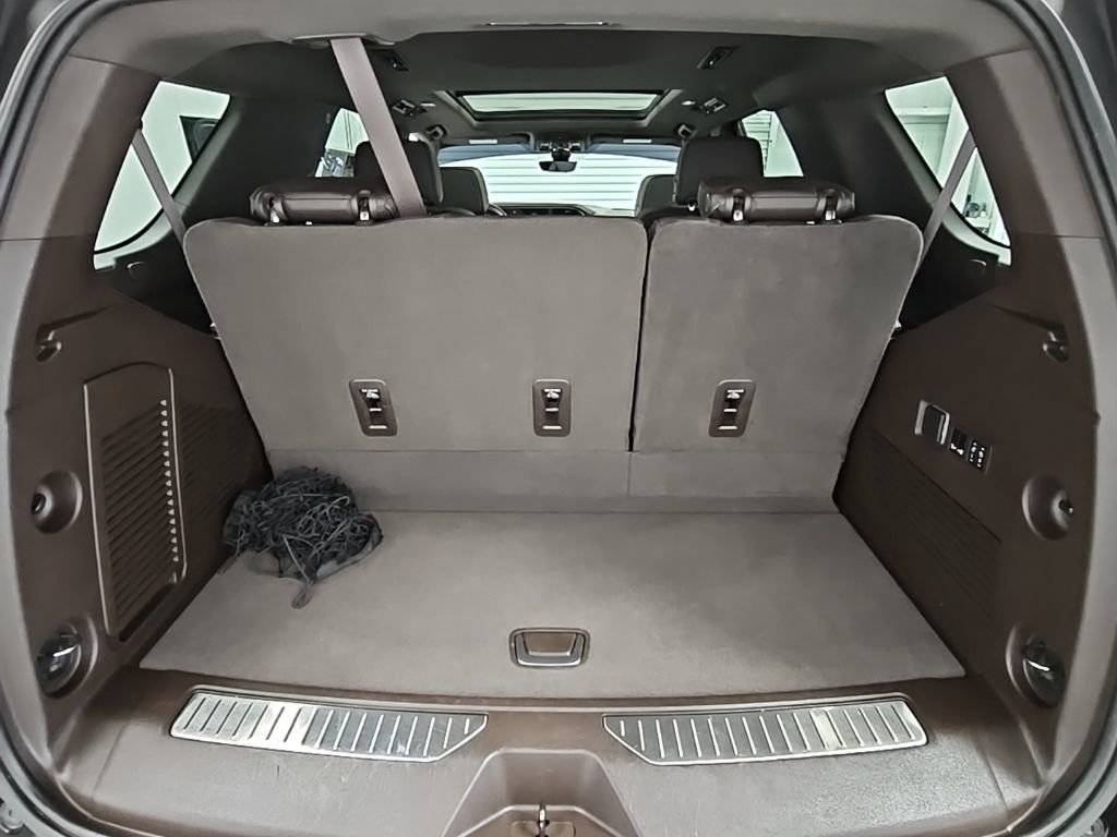 Used 2021 GMC Yukon Denali w/ Denali Premium Package image 40