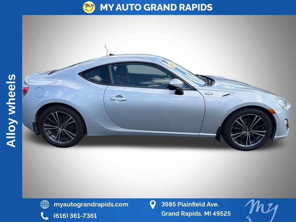 Used 2013 Scion FR-S RWD image 8