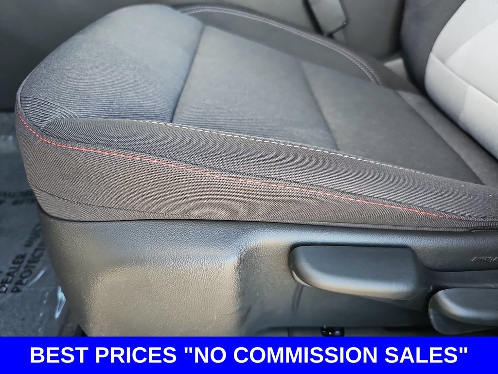 New 2026 Chevrolet Trax RS w/ Sunroof Package FWD image 28