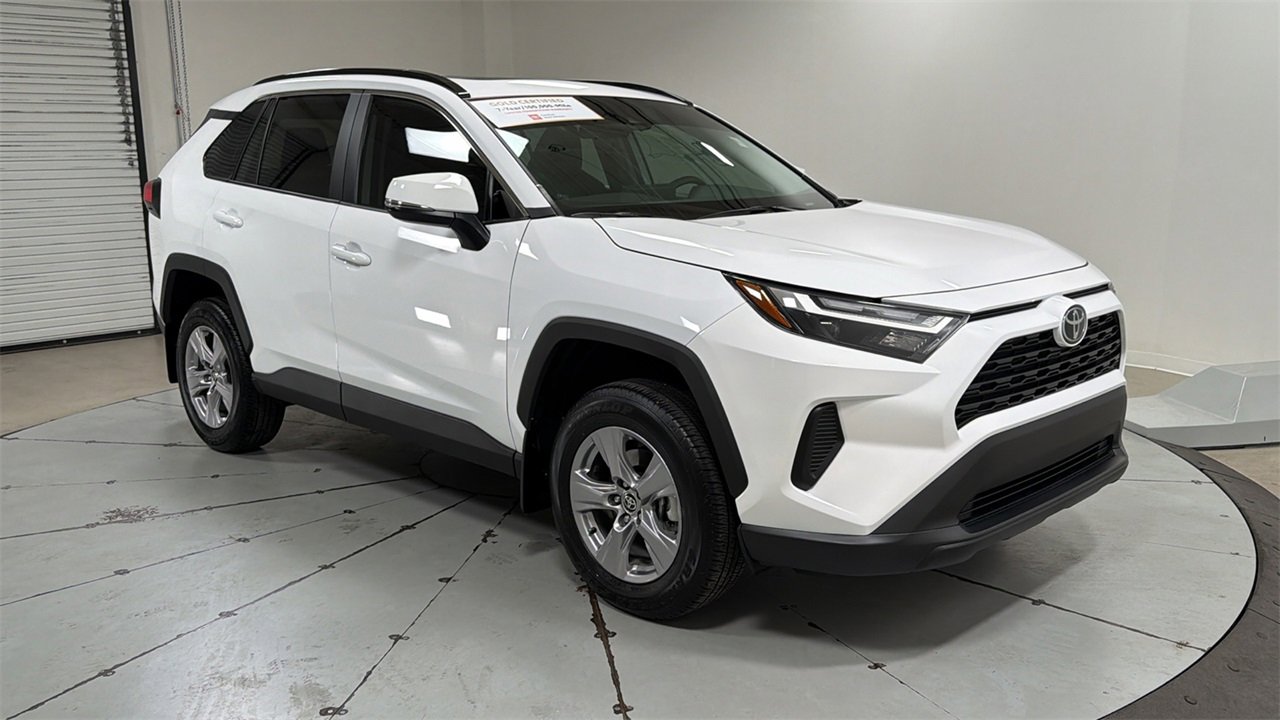 Used 2025 Toyota RAV4 XLE w/ Convenience Package video 3
