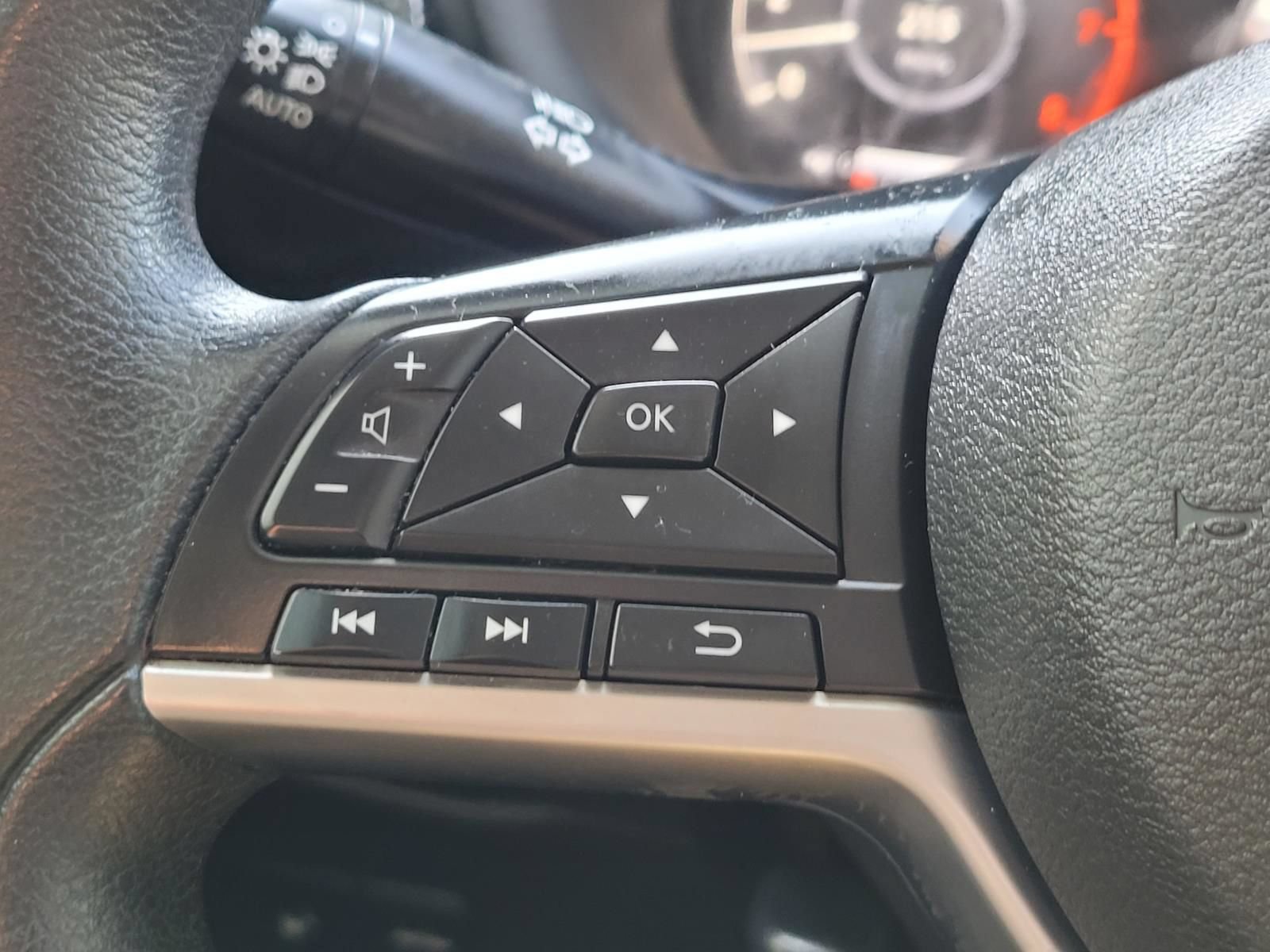 Used 2021 Nissan Kicks SV FWD image 28