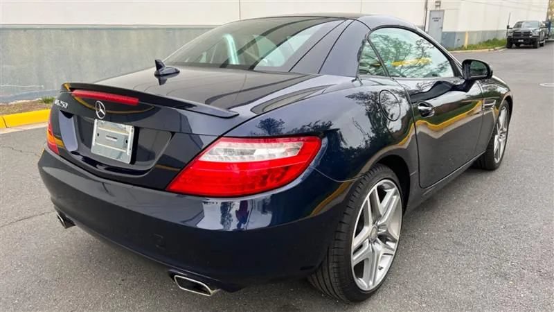 Used 2014 Mercedes-Benz SLK 250 image 17
