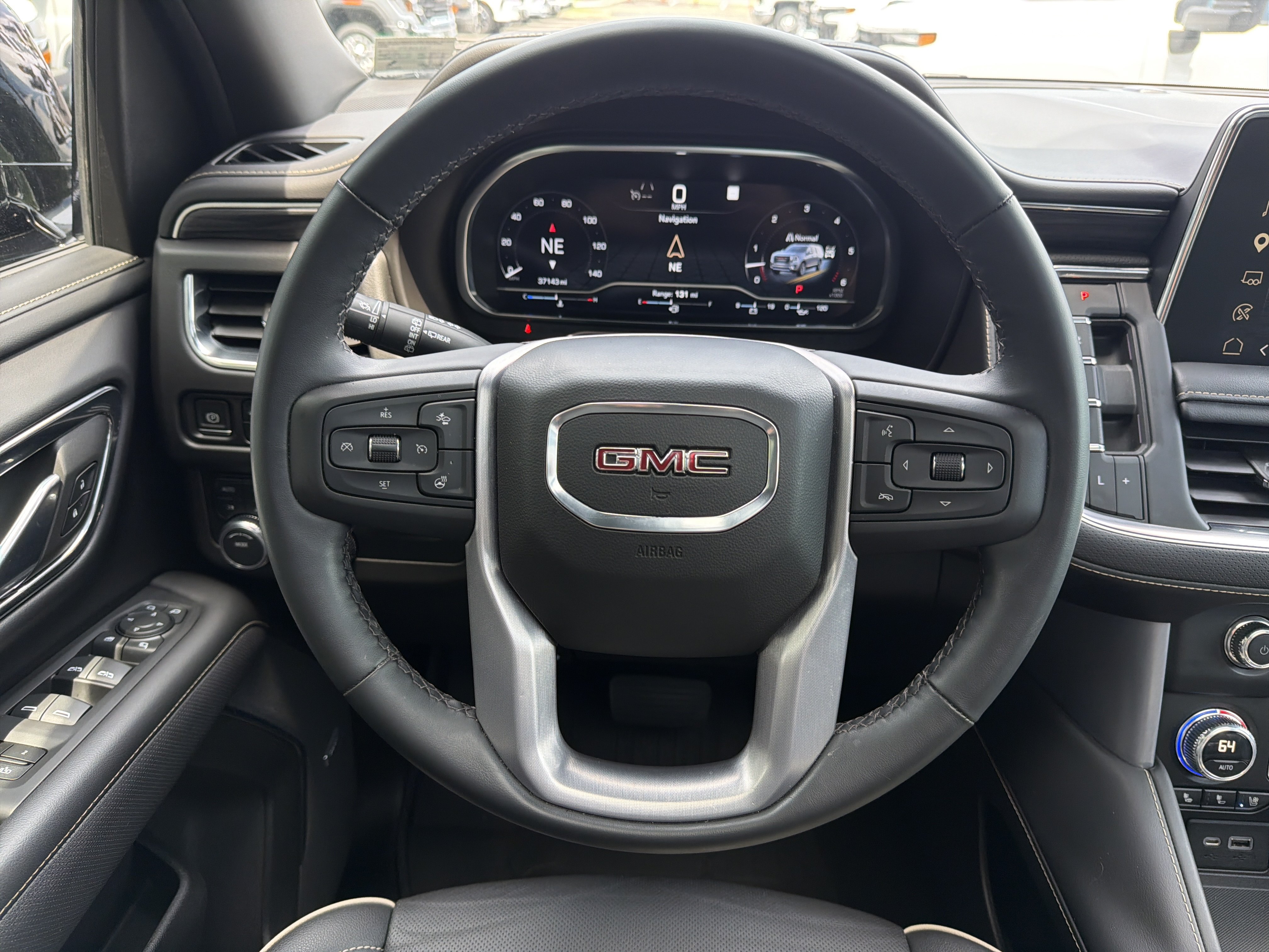 Used 2023 GMC Yukon SLT w/ SLT Luxury Package AWD/4WD image 18