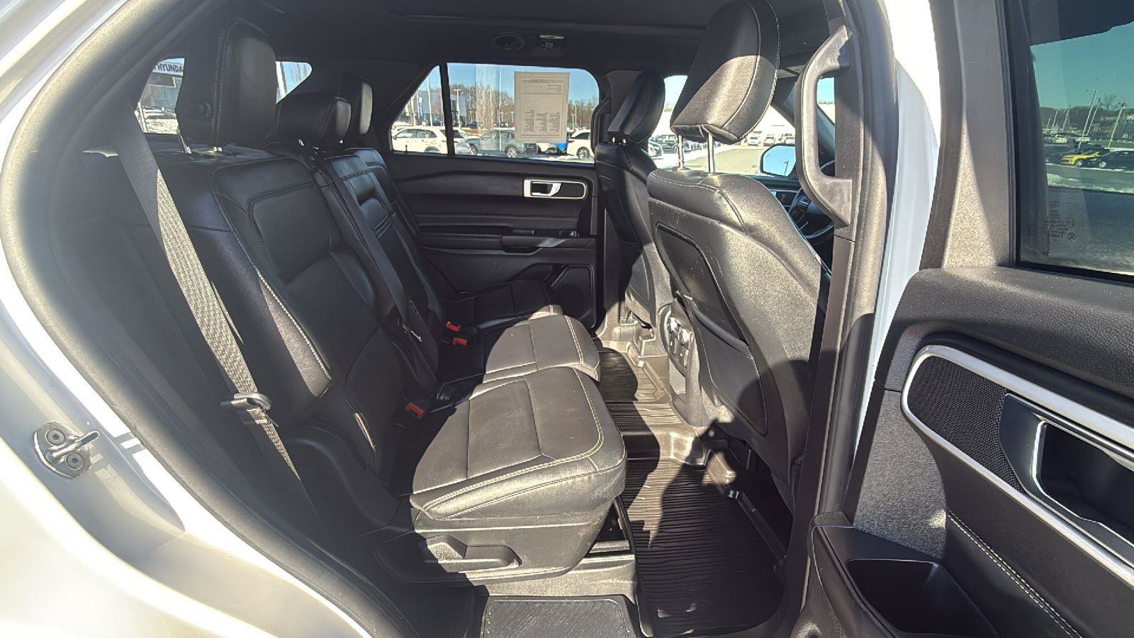 Used 2020 Ford Explorer XLT w/ Equipment Group 202A image 23