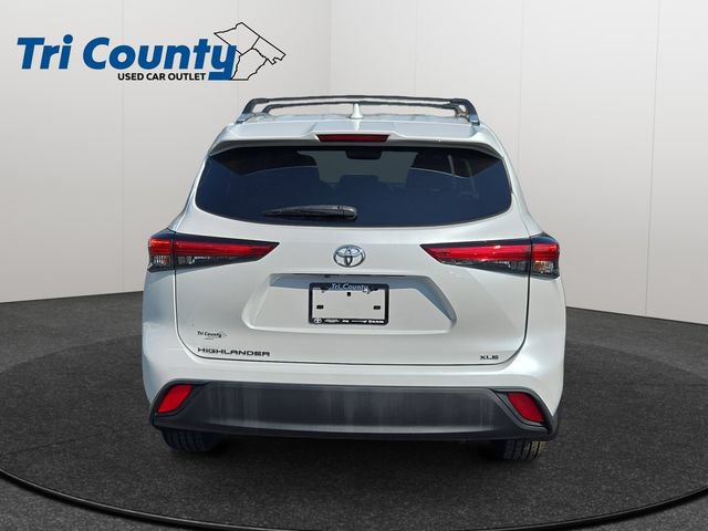 Used 2023 Toyota Highlander XLE FWD image 7