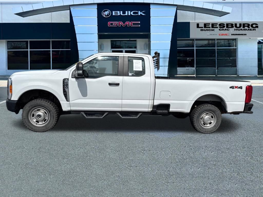 Used 2023 Ford F350 XL AWD/4WD image 4