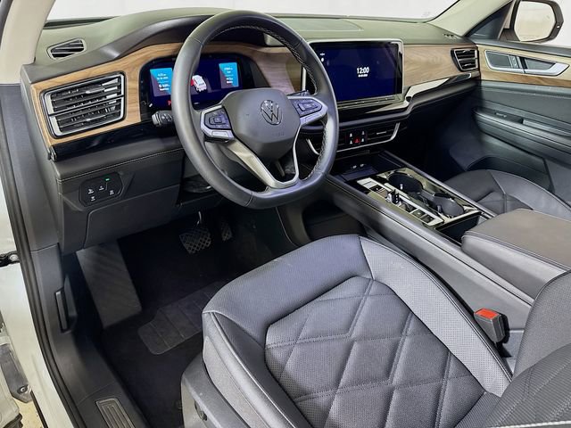Used 2025 Volkswagen Atlas SE FWD image 7