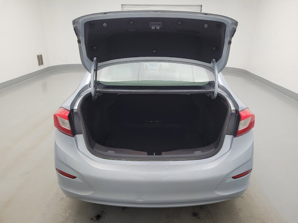 Used 2017 Chevrolet Cruze LS FWD image 29