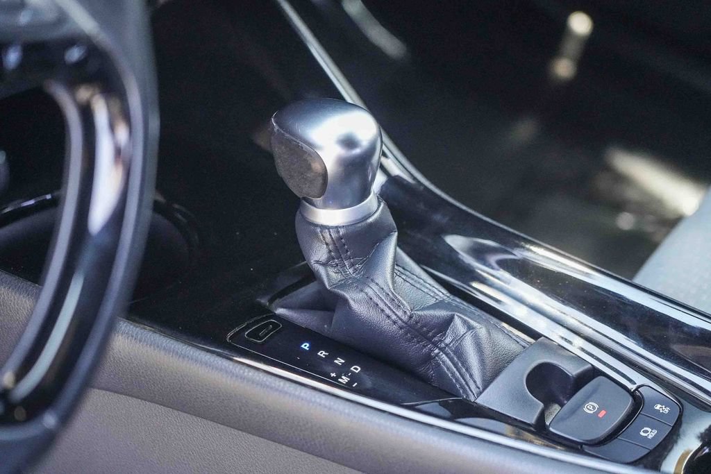 Used 2019 Toyota C-HR XLE FWD image 23