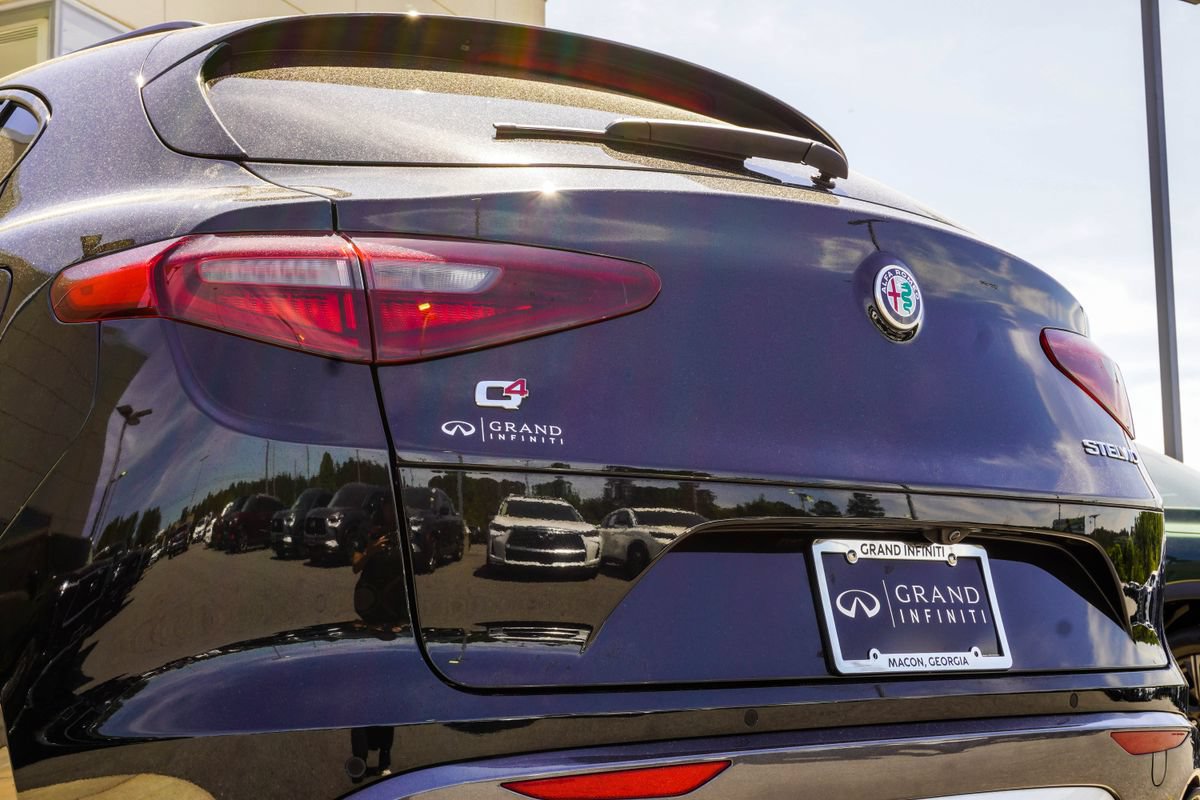 Used 2023 Alfa Romeo Stelvio Ti AWD/4WD image 13