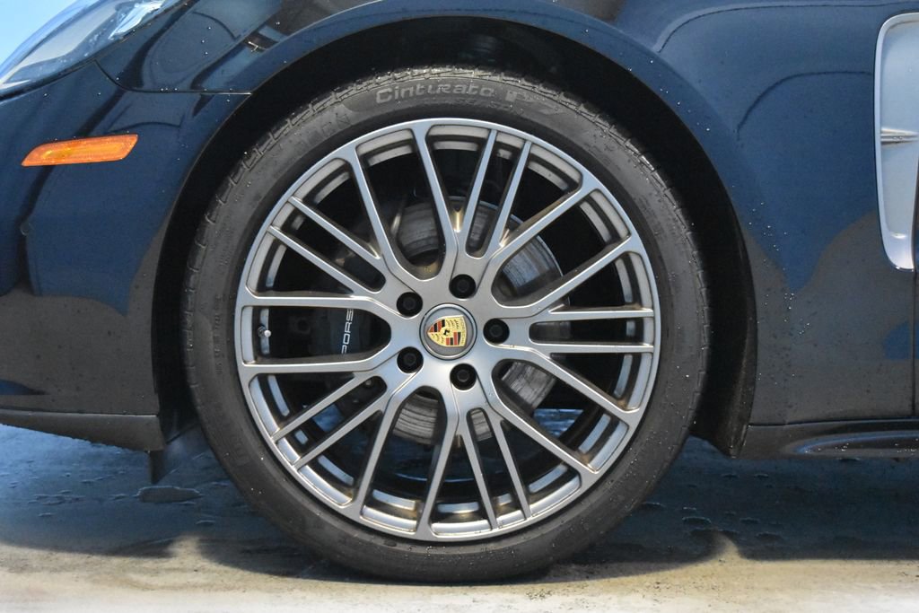 Used 2023 Porsche Panamera 4 Platinum Edition image 26
