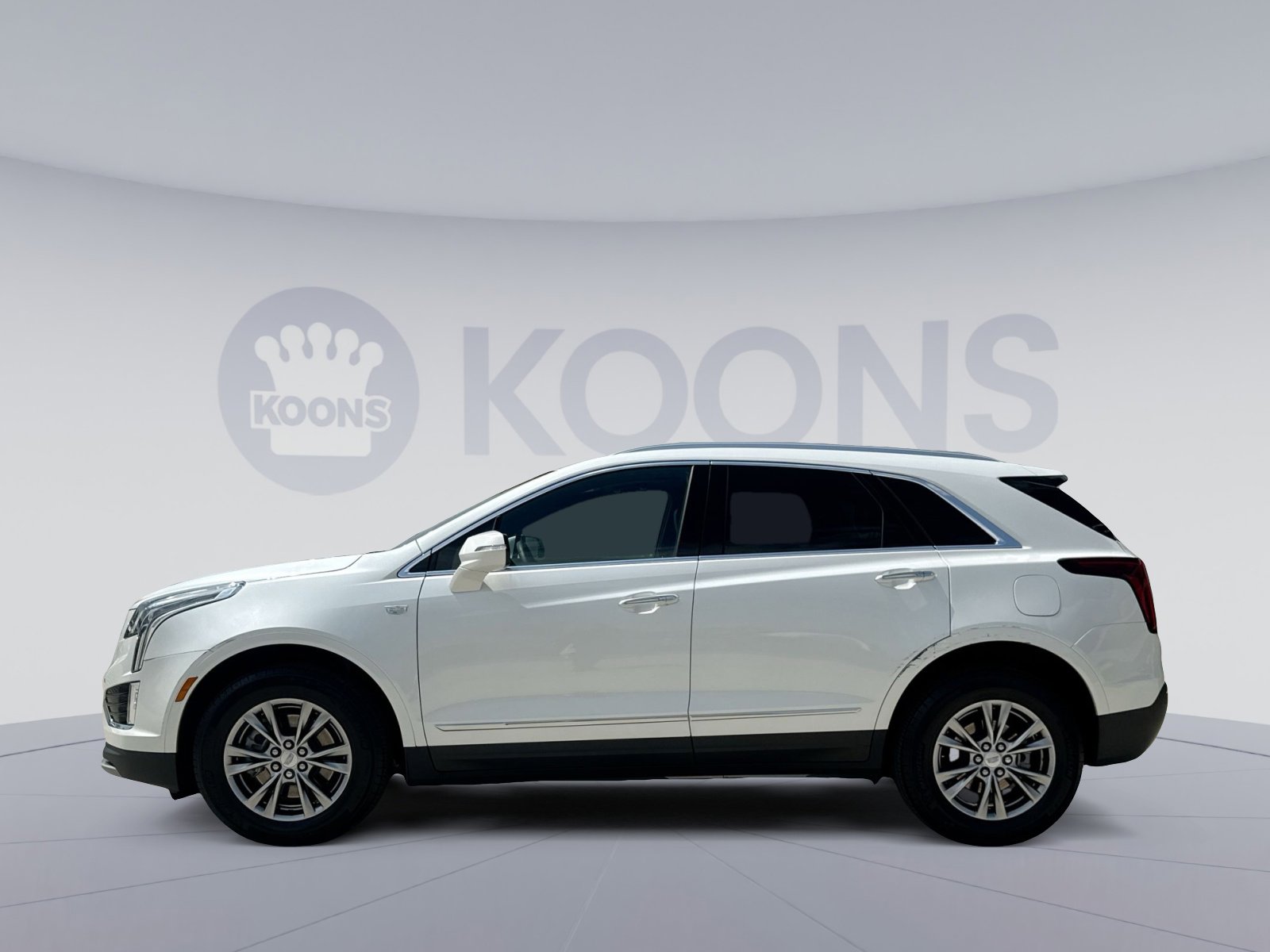 Used 2022 Cadillac XT5 Premium Luxury AWD/4WD image 2