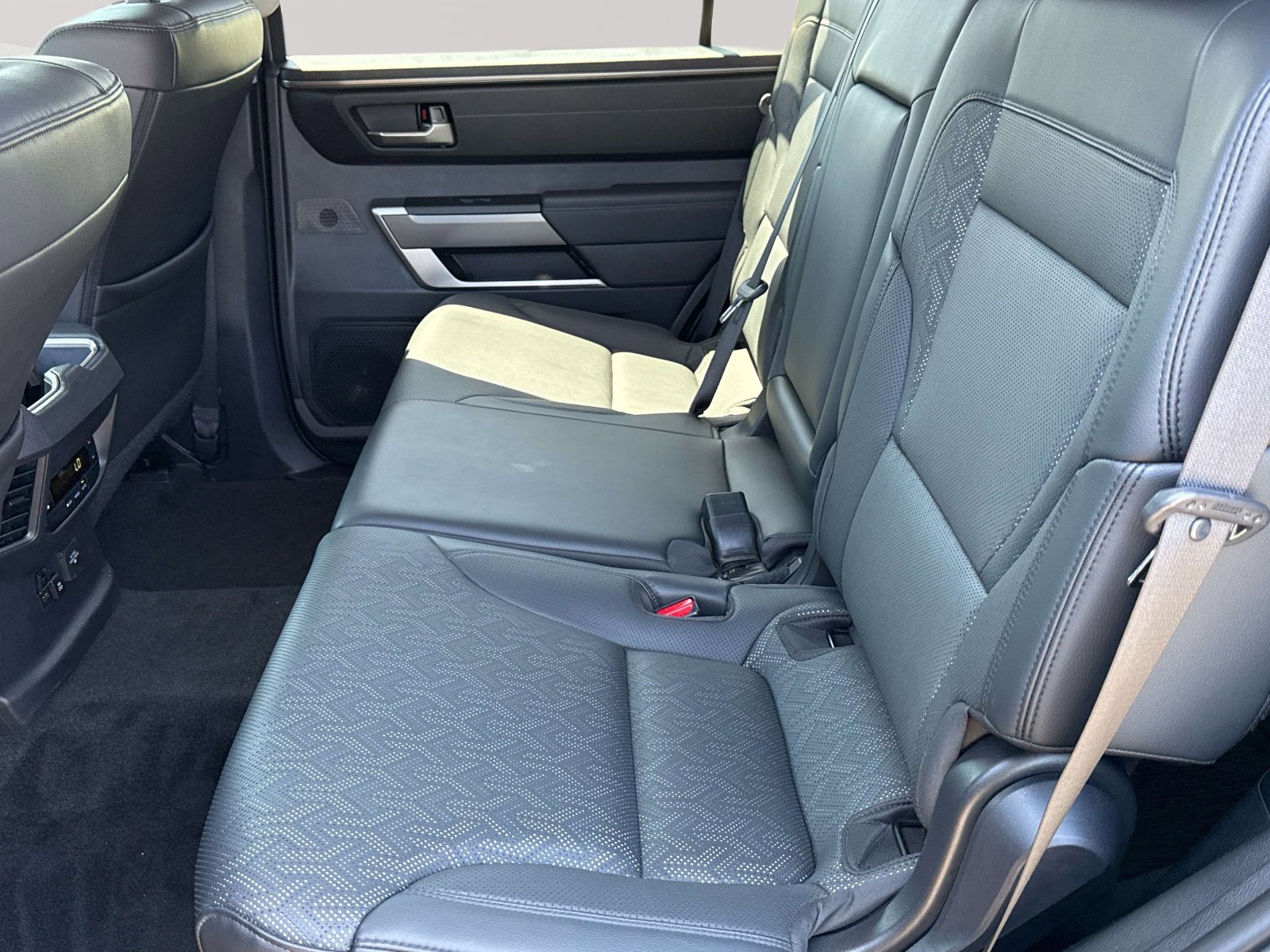 Used 2024 Toyota Sequoia SR5 w/ SR5 Premium Package AWD/4WD image 27
