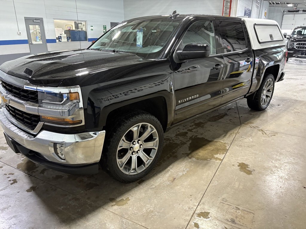 Used 2018 Chevrolet Silverado 1500 LT w/ LT Eassist Package image 4