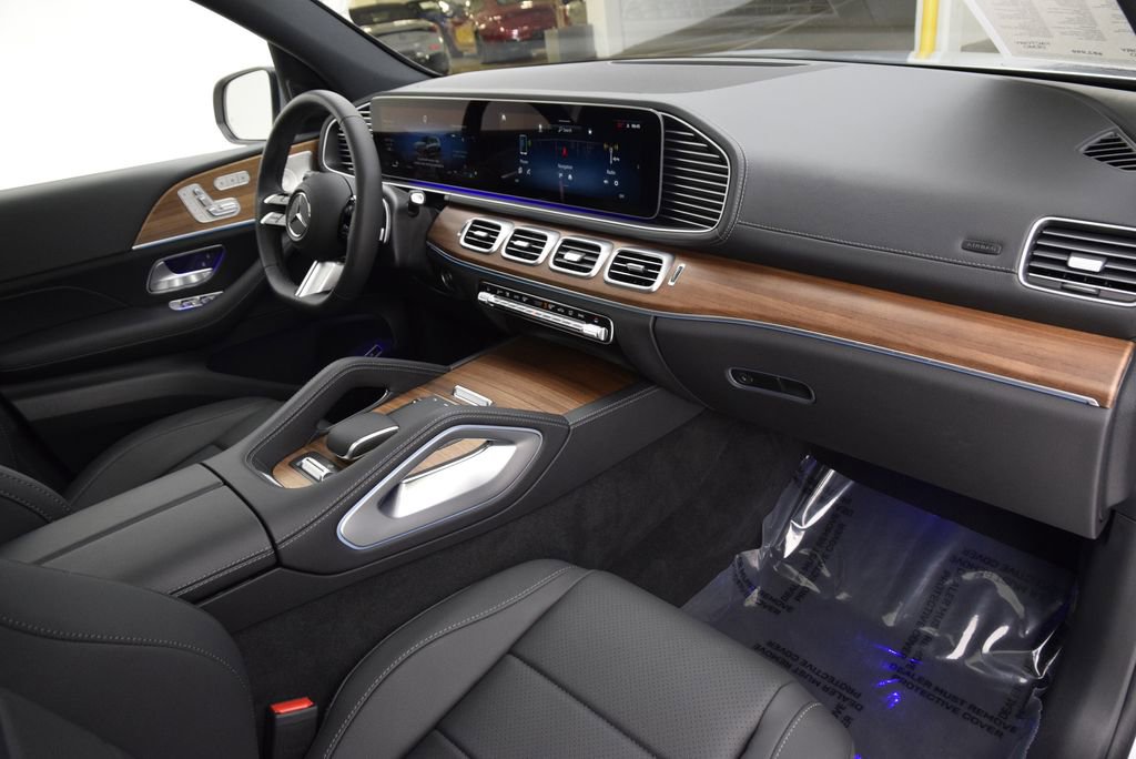 Used 2025 Mercedes-Benz GLS 450 4MATIC image 15