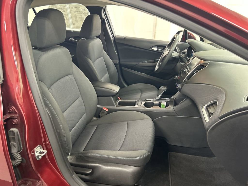 Used 2016 Chevrolet Cruze LT w/ Convenience Package FWD image 22