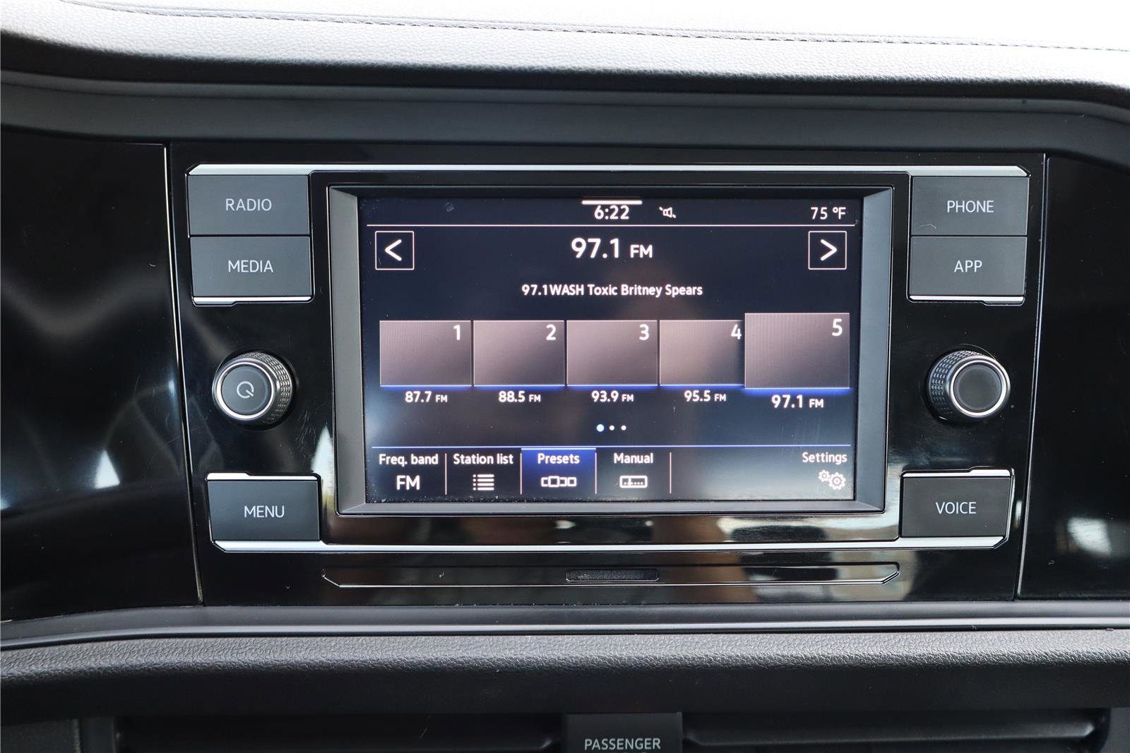 Used 2022 Volkswagen Jetta SE image 20