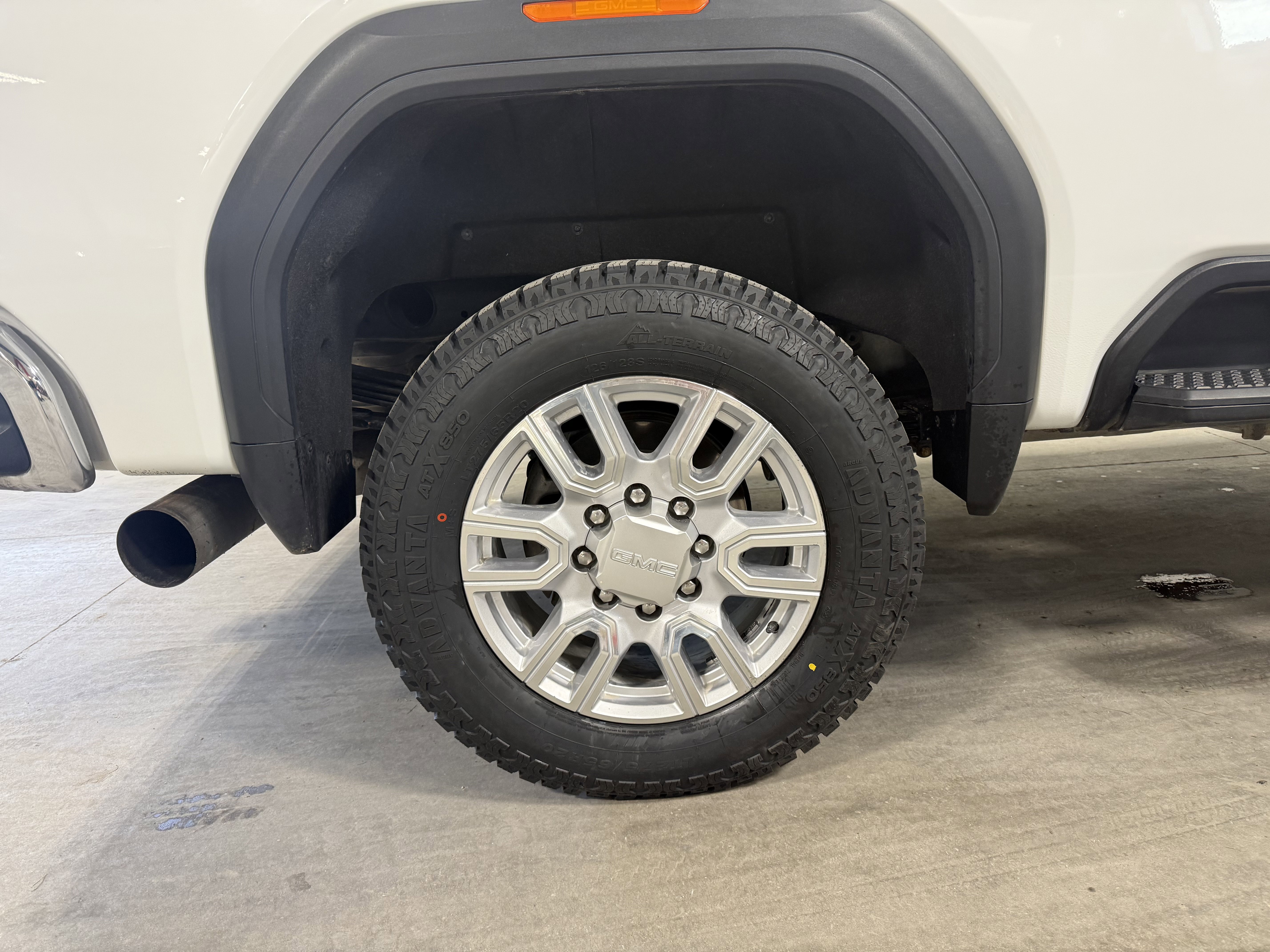 Used 2020 GMC Sierra 2500 SLT w/ SLT Premium Plus Package AWD/4WD image 5