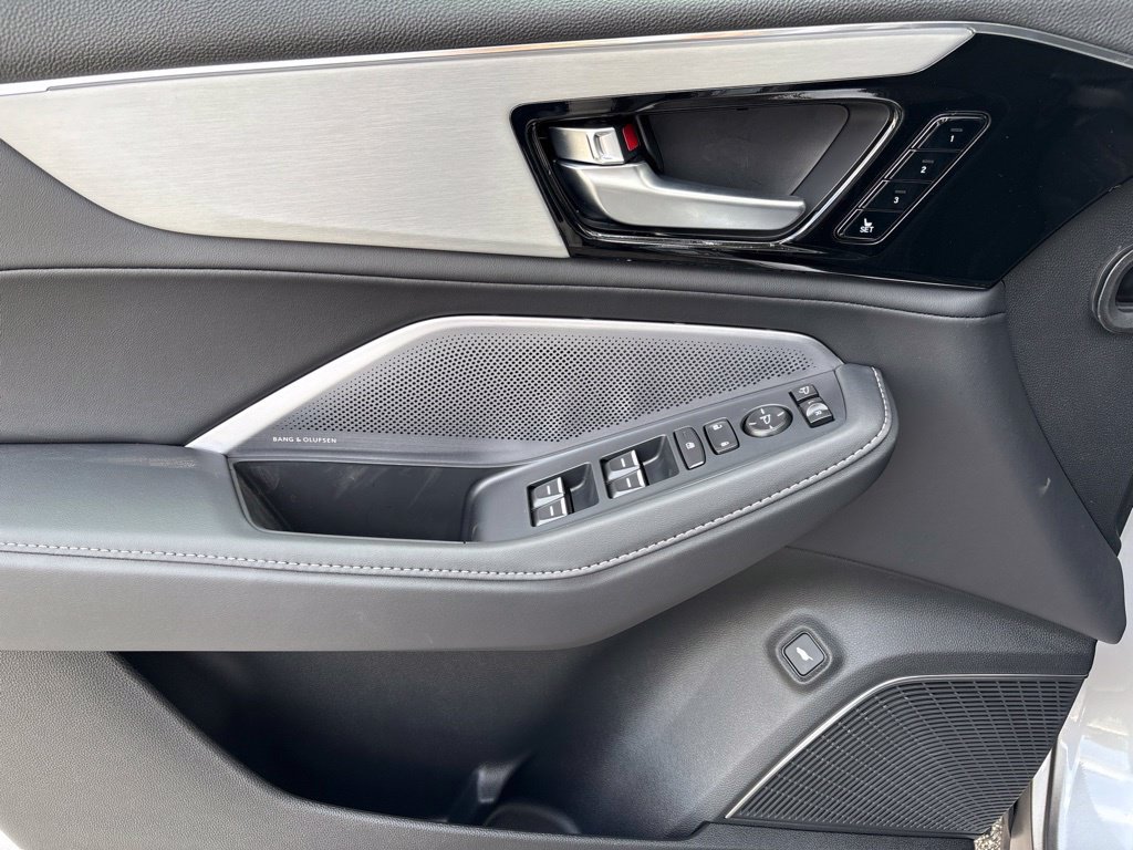 New 2026 Acura MDX w/ Technology Package FWD image 17
