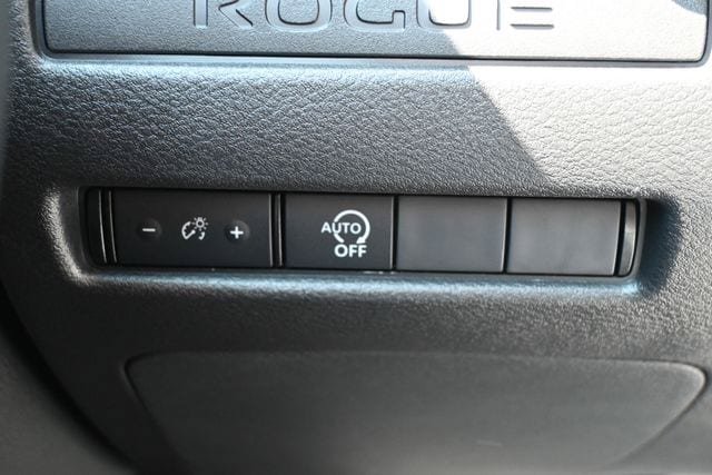 Used 2024 Nissan Rogue S AWD/4WD image 37