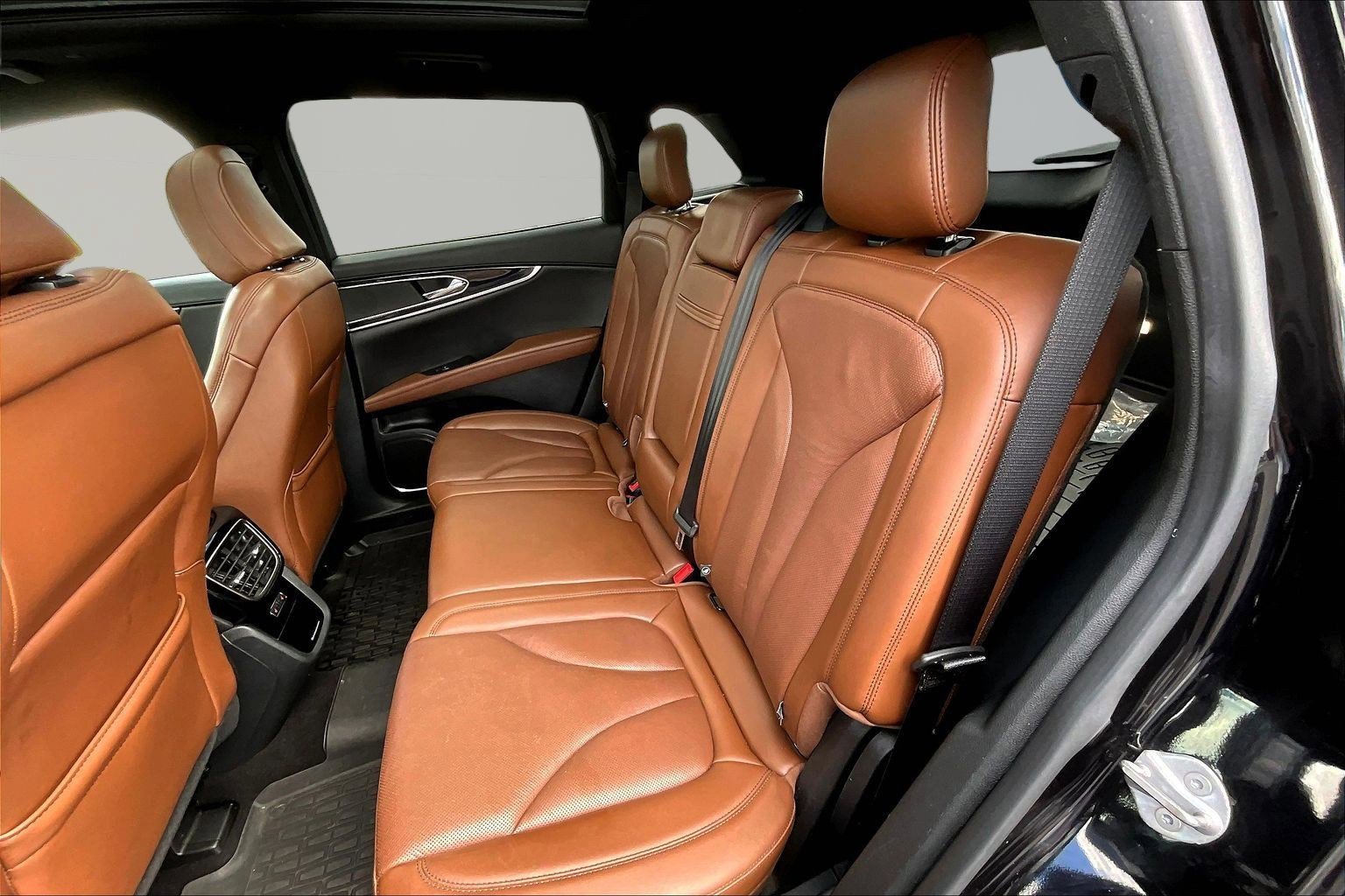 Used 2023 Lincoln Nautilus Reserve AWD/4WD image 22