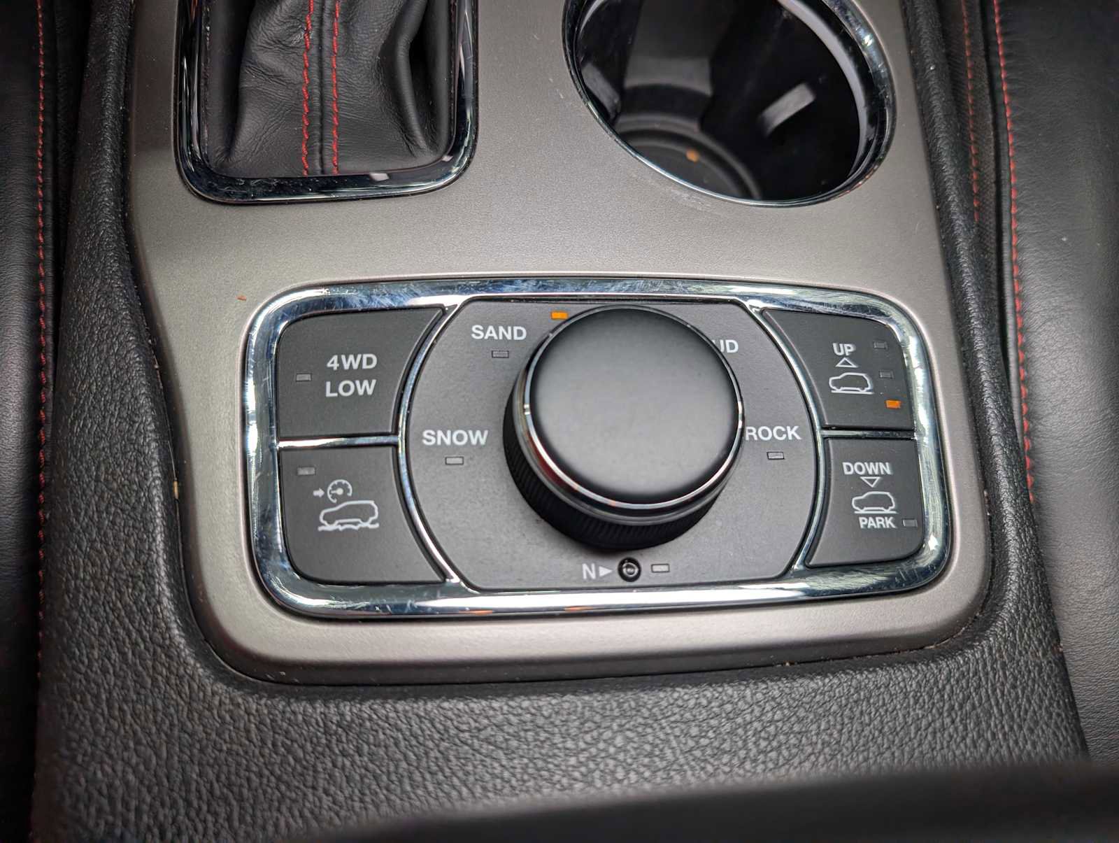 Used 2019 Jeep Grand Cherokee Trailhawk AWD/4WD image 29