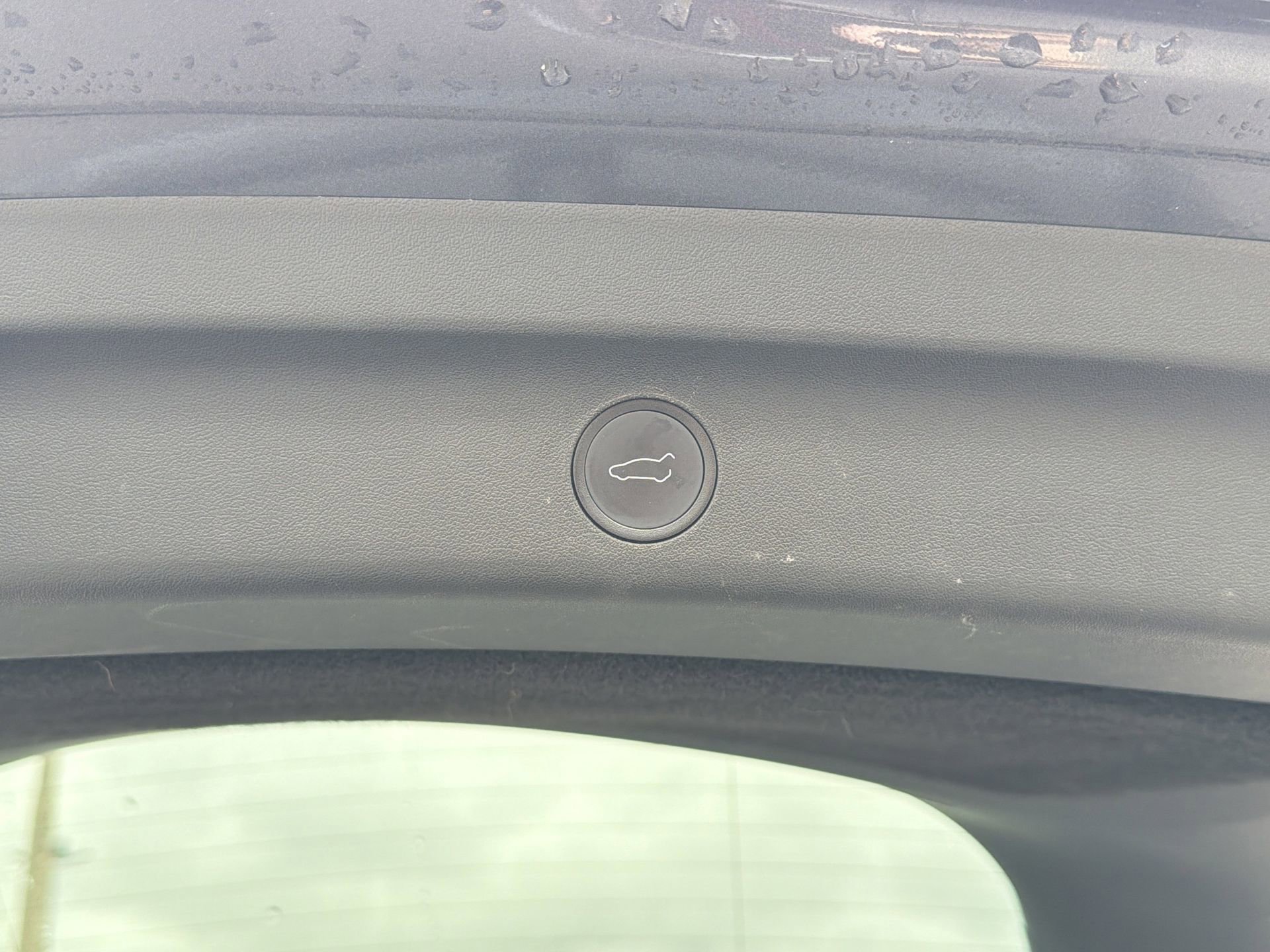 Used 2022 Tesla Model Y Long Range image 27