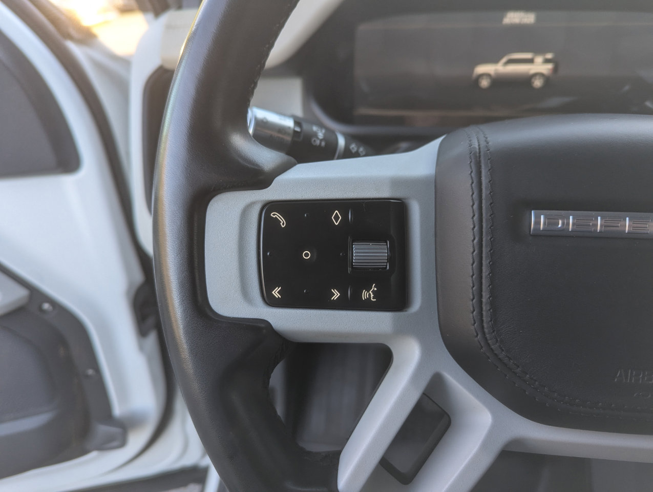 Used 2020 Land Rover Defender 110 HSE image 15