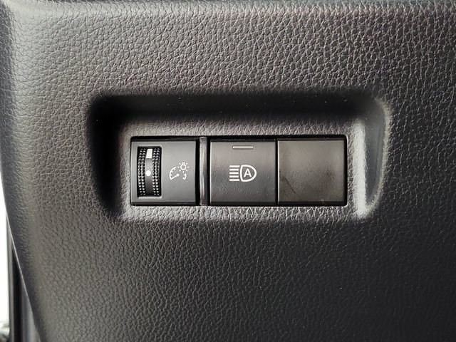 Used 2024 Toyota RAV4 LE AWD/4WD image 23