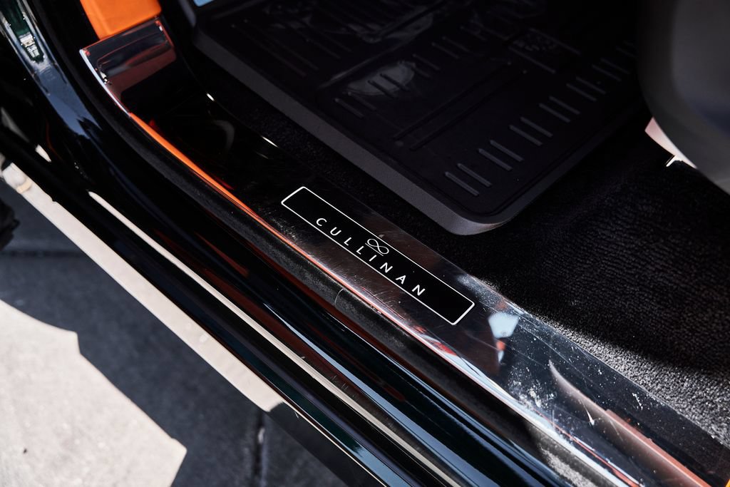 Used 2026 Rolls-Royce Cullinan Black Badge AWD/4WD image 42