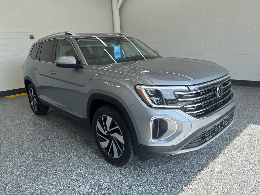 Certified 2025 Volkswagen Atlas SEL image 5