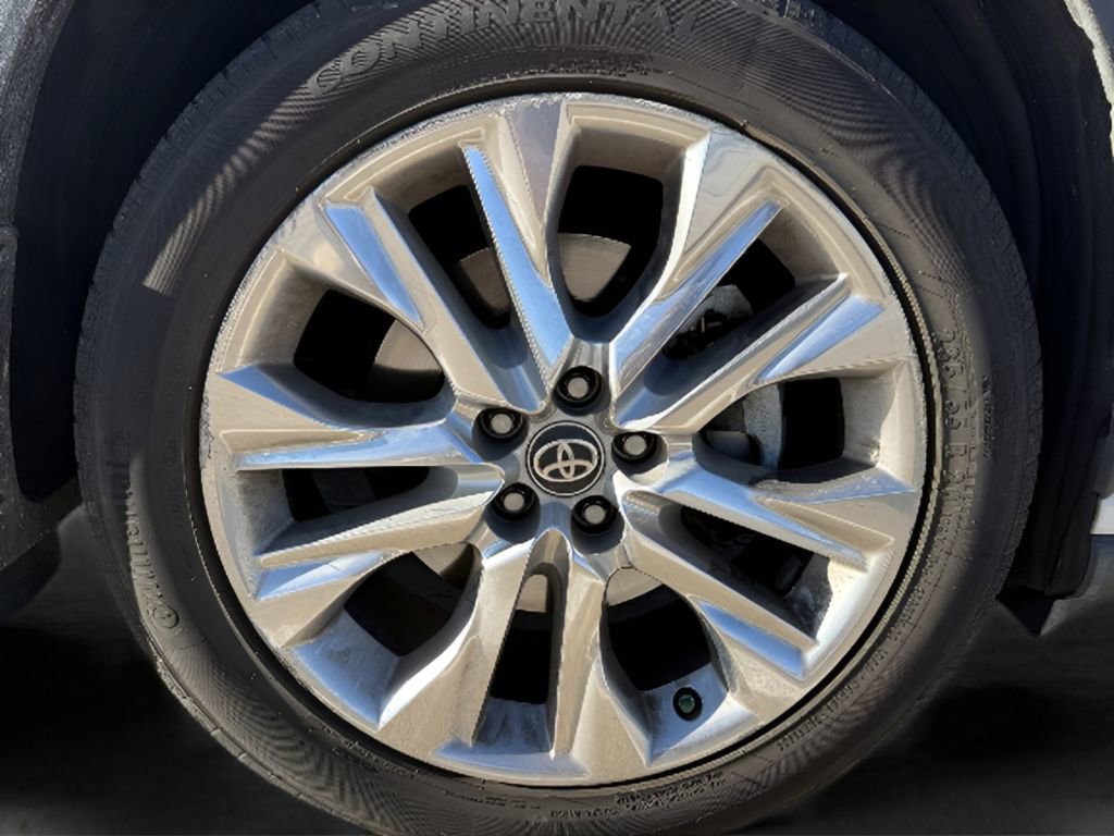 Used 2020 Toyota Highlander Limited image 21