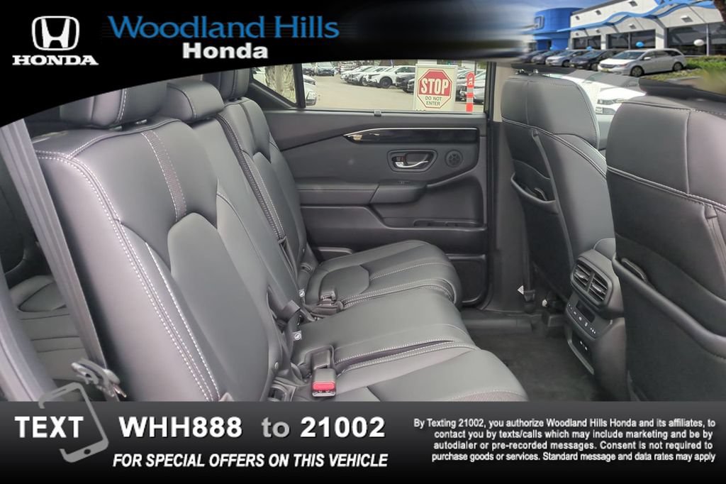Used 2025 Honda Pilot Touring image 23