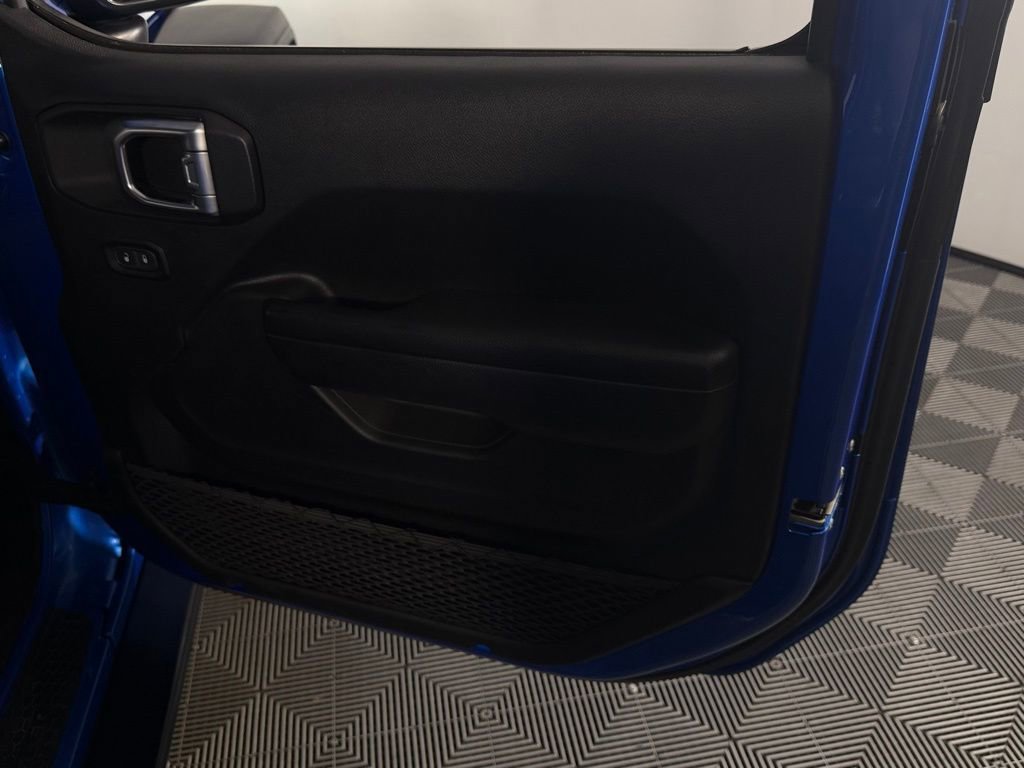 Used 2024 Jeep Wrangler Unlimited Rubicon w/ Capability Package image 38