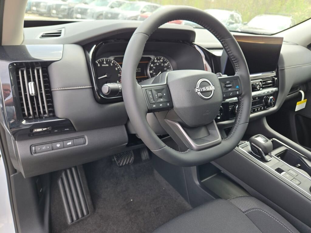 New 2026 Nissan Pathfinder SV w/ Cargo Package AWD/4WD image 20