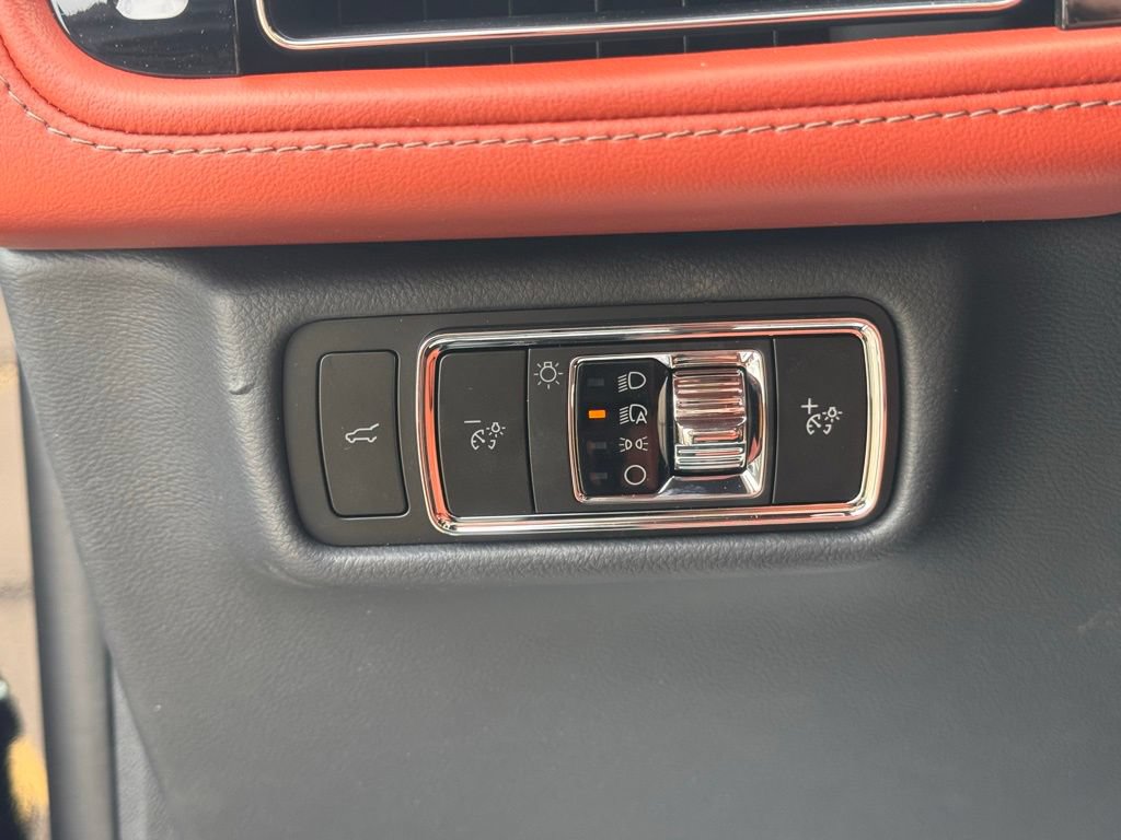 New 2026 Lincoln Aviator Reserve w/ Jet Appearance Package AWD/4WD image 17