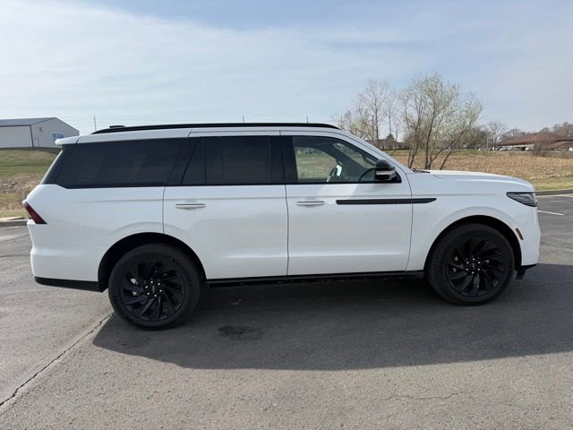 Used 2026 Lincoln Navigator Reserve w/ Jet Appearance Package image 5